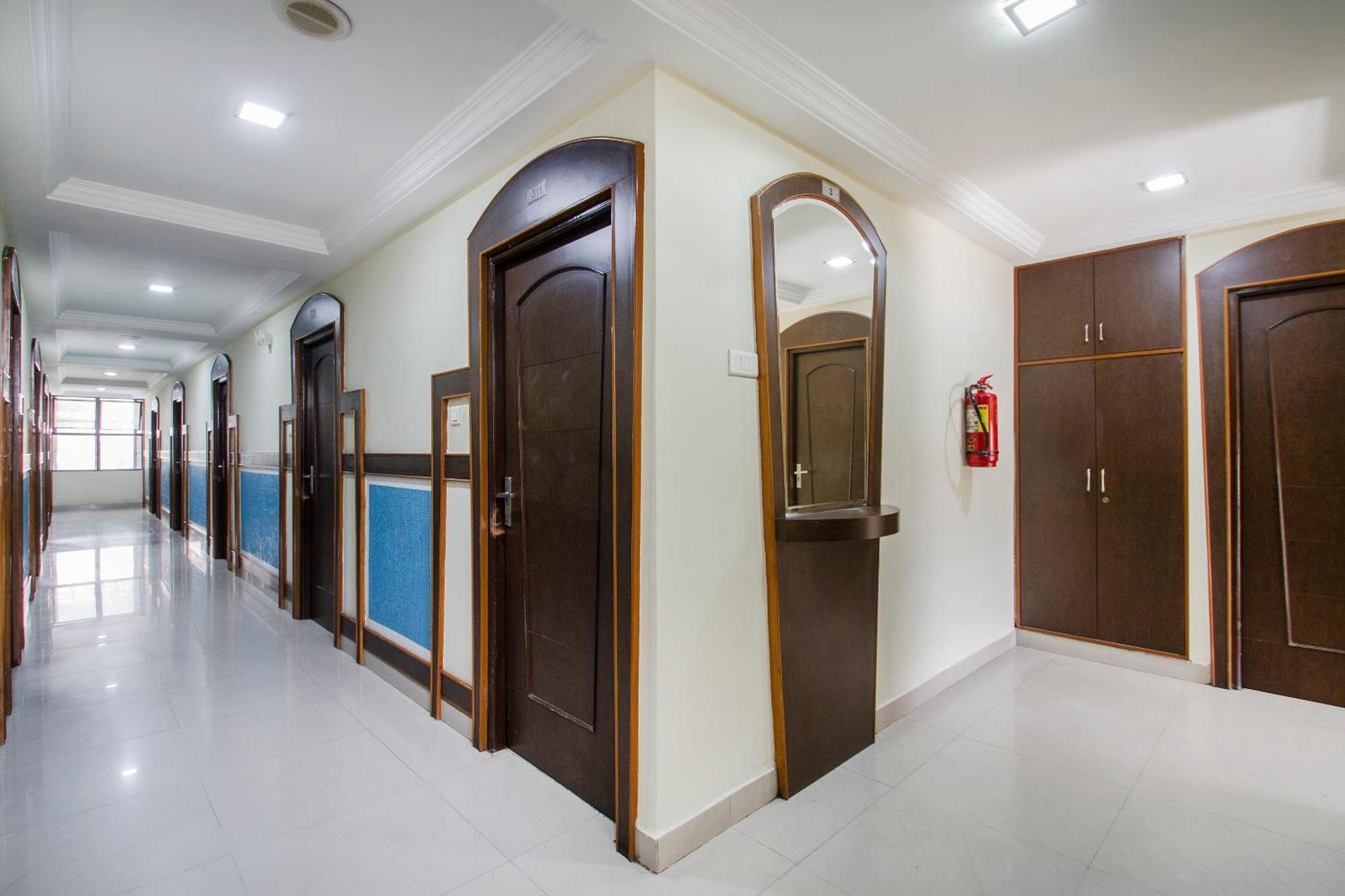 Hotel O Surya Residency Hyderabad Exterior foto