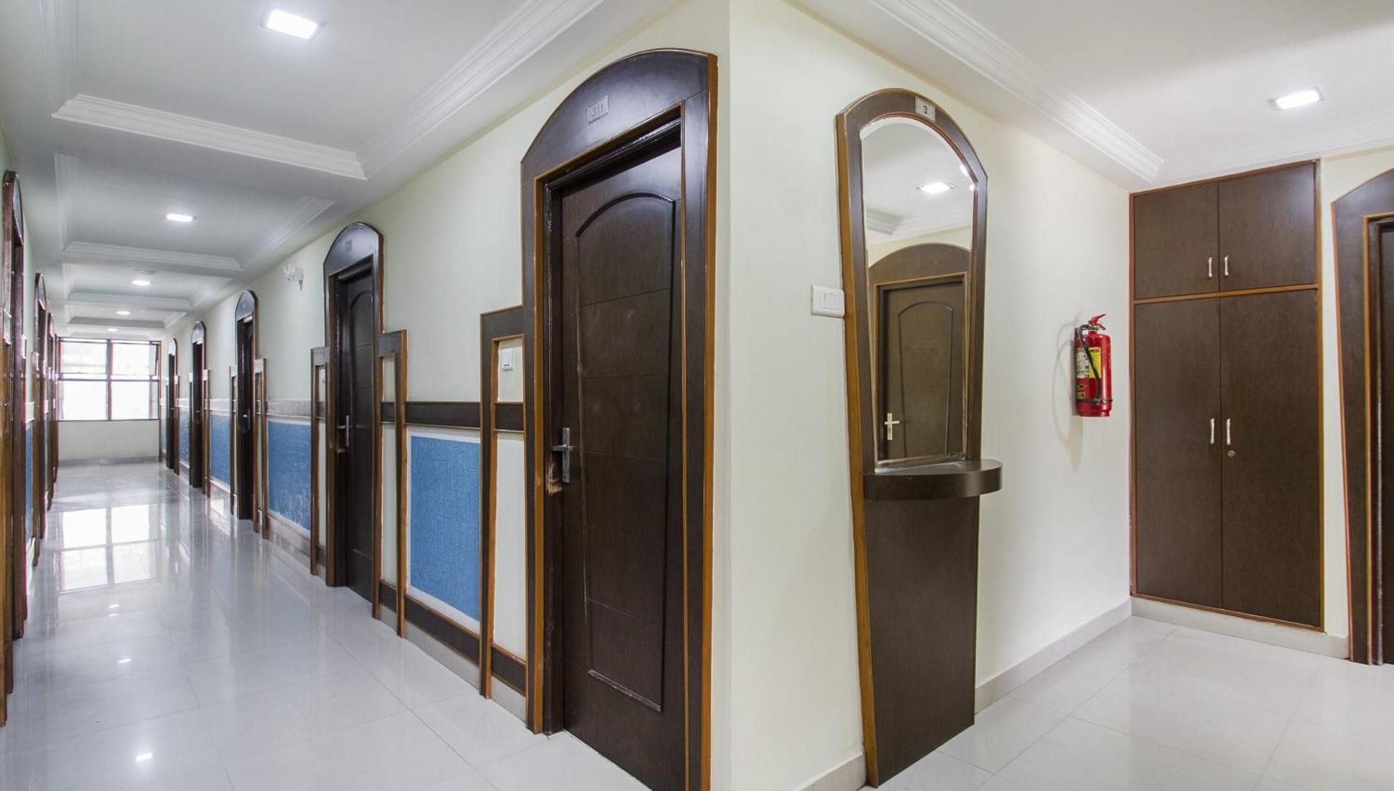 Hotel O Surya Residency Hyderabad Exterior foto