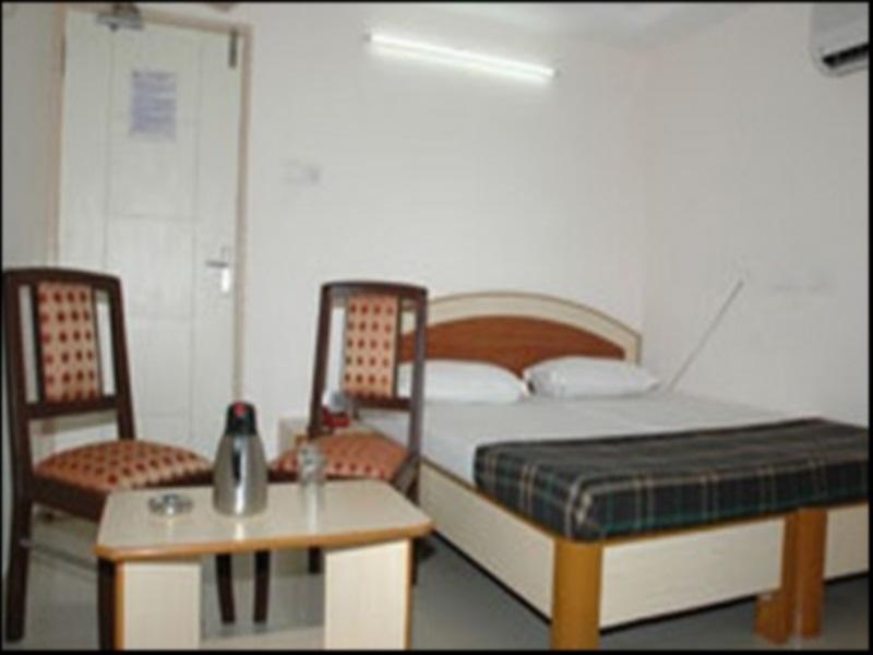 Hotel O Surya Residency Hyderabad Exterior foto