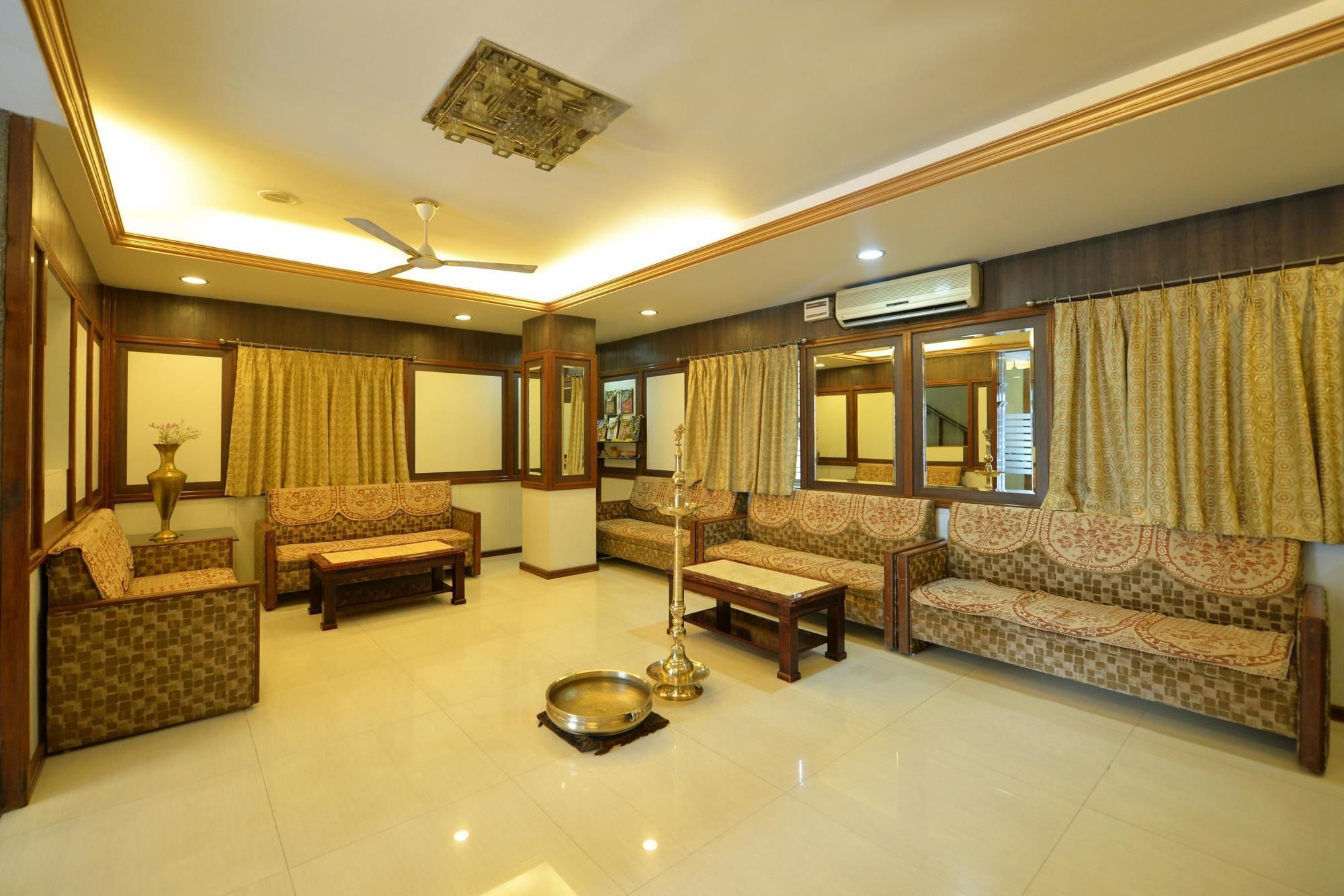 Hotel O Surya Residency Hyderabad Exterior foto